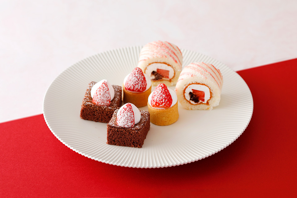 ビュッフェサイズのいちごのケーキ
