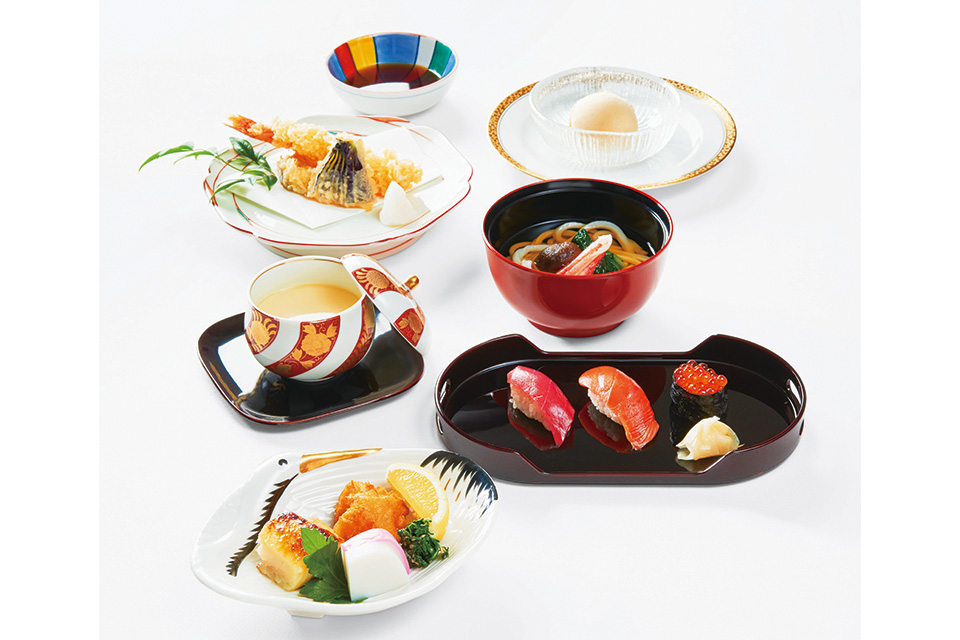 お子さま用の和食の料理写真