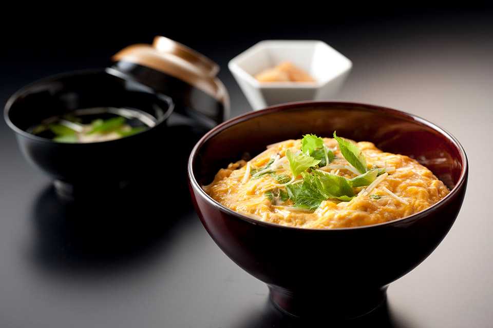 比内地鶏の親子丼 ¥2,600 比内地鶏の親子丼