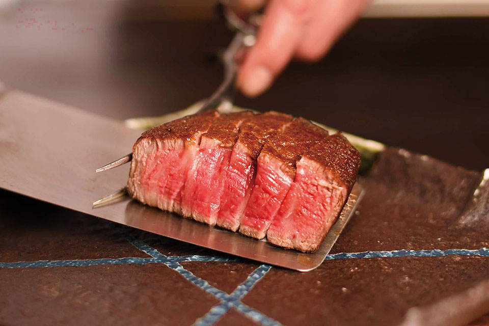 肉の鉄板焼
